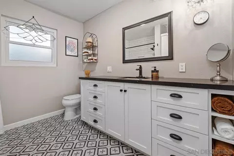 Bath - 3131 E Victoria Dr, Alpine, CA 91901 photo 1 of 1