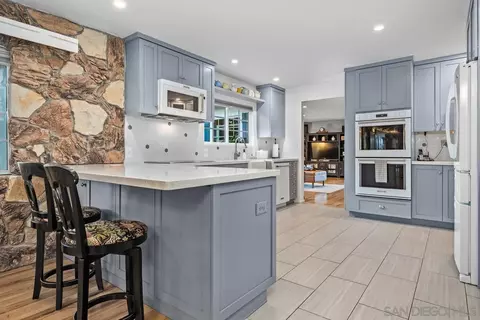 Kitchen - 3131 E Victoria Dr, Alpine, CA 91901 photo 2 of 7