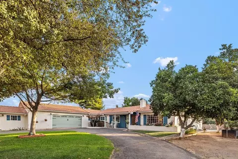 Exterior - 3131 E Victoria Dr, Alpine, CA 91901 photo 2 of 10