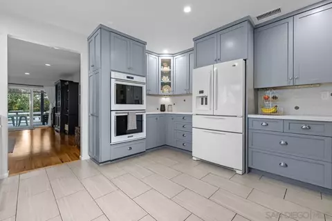 Kitchen - 3131 E Victoria Dr, Alpine, CA 91901 photo 6 of 7