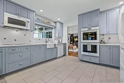 Kitchen - 3131 E Victoria Dr, Alpine, CA 91901 photo 3 of 7