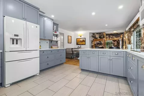 Kitchen - 3131 E Victoria Dr, Alpine, CA 91901 photo 5 of 7