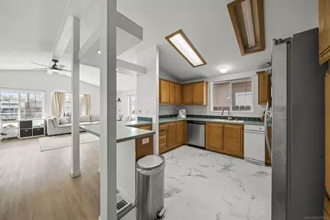 Kitchen - 15935 Spring Oaks Rd #82, El Cajon, CA 92021 photo 4 of 4