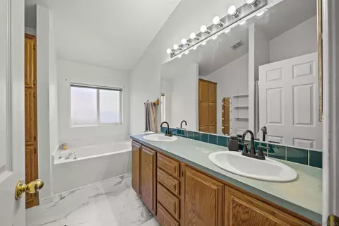 Bath - 15935 Spring Oaks Rd #82, El Cajon, CA 92021 photo 1 of 3