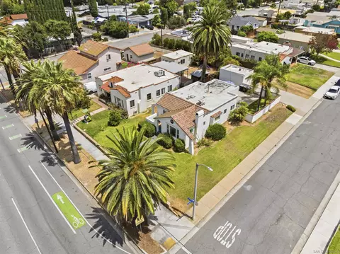 View/Area - 1011 W Cypress Ave, Redlands, CA 92373 photo 3 of 15