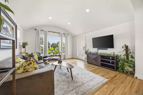 Living - 1011 W Cypress Ave, Redlands, CA 92373 photo 3 of 5
