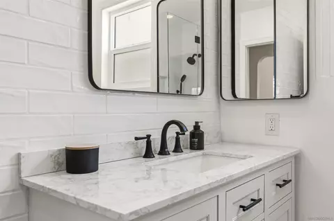 Bath - 1011 W Cypress Ave, Redlands, CA 92373 photo 3 of 3