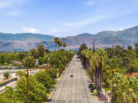 View/Area - 1011 W Cypress Ave, Redlands, CA 92373 photo 6 of 15