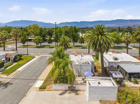 View/Area - 1011 W Cypress Ave, Redlands, CA 92373 photo 11 of 15