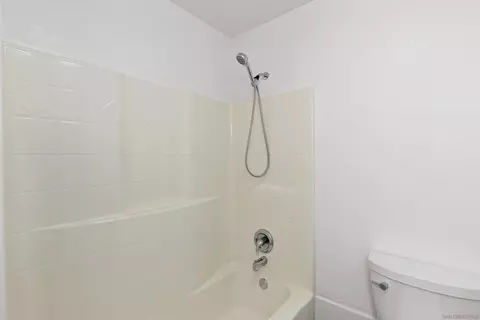 Bath - 1209 Camillo Way, El Cajon, CA 92021 photo 3 of 3