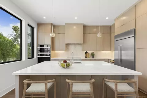 4835 Academy St, San Diego, CA 92109