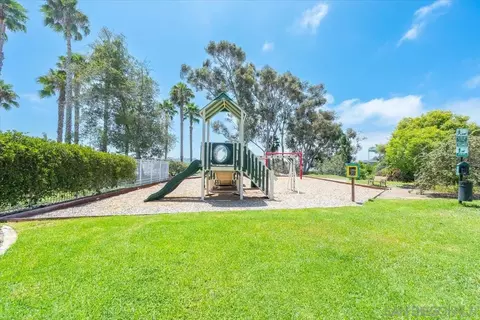 View/Area - 3603 Lorimer Ln, Encinitas, CA 92024 photo 12 of 15