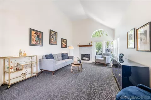 Living - 3603 Lorimer Ln, Encinitas, CA 92024 photo 1 of 6
