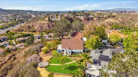 View/Area - 3603 Lorimer Ln, Encinitas, CA 92024 photo 2 of 15