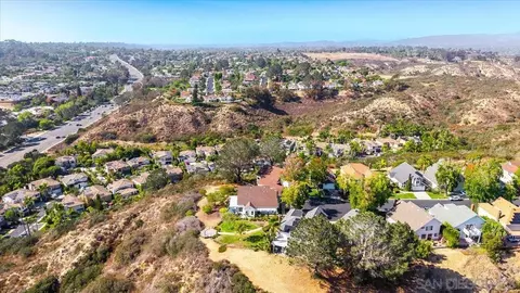 View/Area - 3603 Lorimer Ln, Encinitas, CA 92024 photo 4 of 15