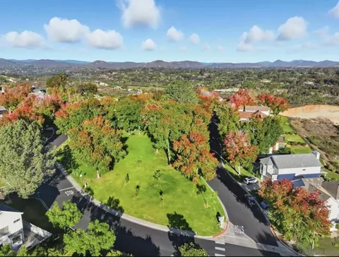 View/Area - 3603 Lorimer Ln, Encinitas, CA 92024 photo 10 of 15