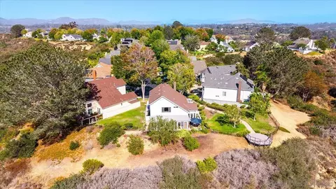 View/Area - 3603 Lorimer Ln, Encinitas, CA 92024 photo 3 of 15