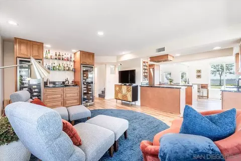 Living - 3603 Lorimer Ln, Encinitas, CA 92024 photo 5 of 6