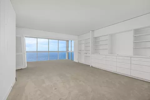 Bedroom - 939 Coast #11 B, La Jolla, CA 92037 photo 1 of 2