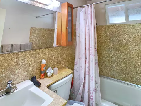Bath - 10414 Timberlane Way, Santee, CA 92071 photo 1 of 3