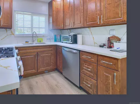 Kitchen - 10414 Timberlane Way, Santee, CA 92071 photo 2 of 2