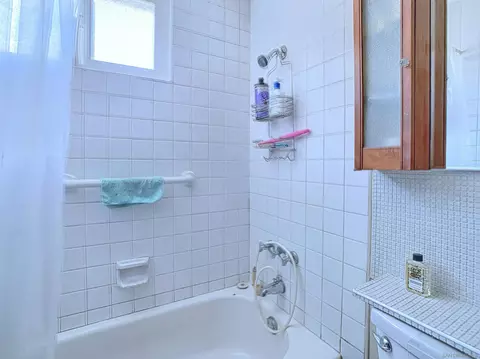 Bath - 10414 Timberlane Way, Santee, CA 92071 photo 3 of 3