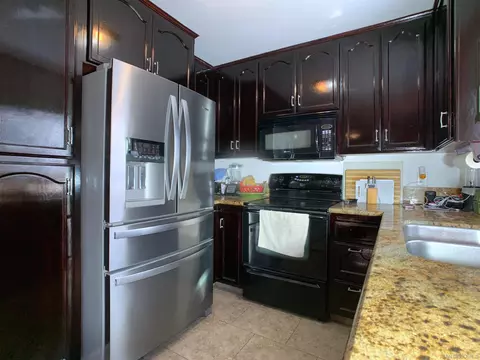 Kitchen - 10618 Queen Jessica Ln, Santee, CA 92071 photo 2 of 3