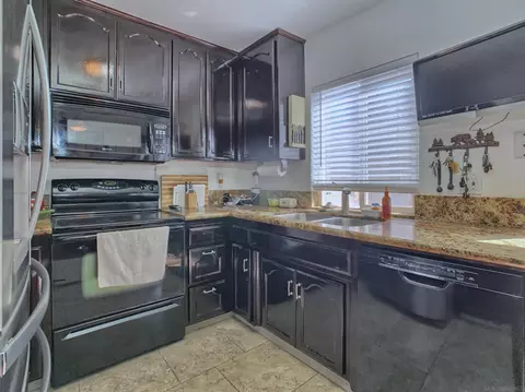 Kitchen - 10618 Queen Jessica Ln, Santee, CA 92071 photo 1 of 3