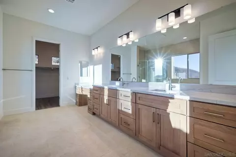 Bath - 11631 Via Trevi, Lakeside, CA 92040 photo 2 of 4
