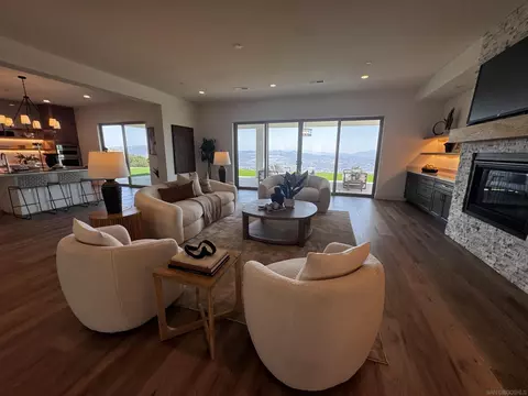Living - 11631 Via Trevi, Lakeside, CA 92040 photo 3 of 10