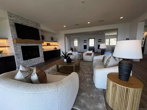 Living - 11631 Via Trevi, Lakeside, CA 92040 photo 4 of 10