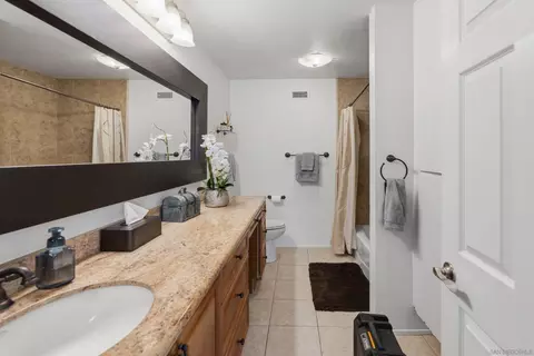 Bath - 13126 Silver Saddle Ln, Poway, CA 92064 photo 1 of 6