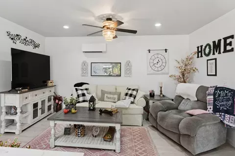 Living - 13126 Silver Saddle Ln, Poway, CA 92064 photo 4 of 6