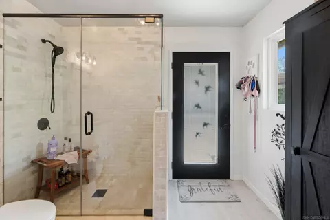 Bath - 13126 Silver Saddle Ln, Poway, CA 92064 photo 6 of 6