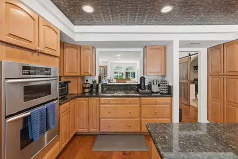 Kitchen - 13126 Silver Saddle Ln, Poway, CA 92064 photo 8 of 11