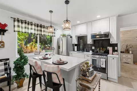 Kitchen - 13126 Silver Saddle Ln, Poway, CA 92064 photo 9 of 11