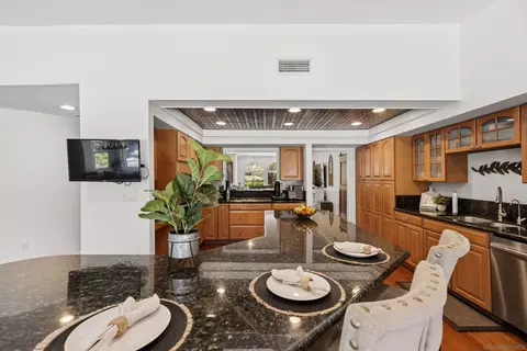 Kitchen - 13126 Silver Saddle Ln, Poway, CA 92064 photo 2 of 11