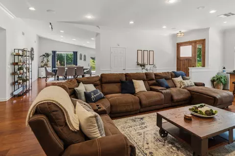 Living - 13126 Silver Saddle Ln, Poway, CA 92064 photo 3 of 6