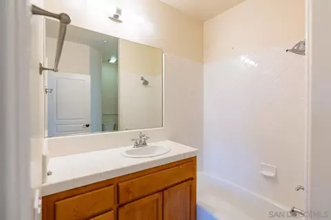 Bath - 613 Carnation Ln, Fallbrook, CA 92028 photo 3 of 3