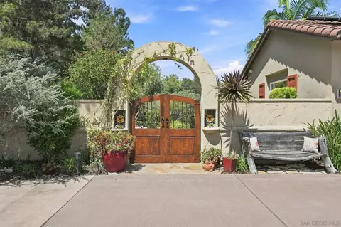 Exterior - 3501 Lone Hill Ln, Encinitas, CA 92024 photo 5 of 24
