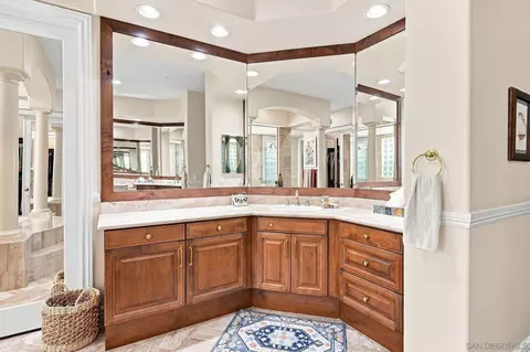 Bath - 3501 Lone Hill Ln, Encinitas, CA 92024 photo 7 of 8