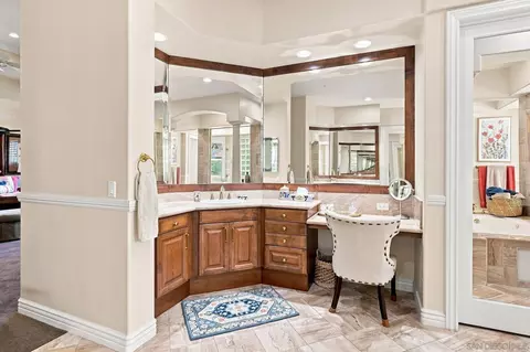 Bath - 3501 Lone Hill Ln, Encinitas, CA 92024 photo 6 of 8