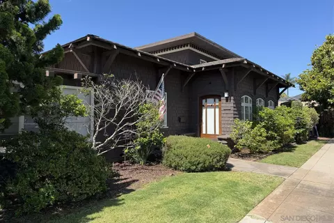 Exterior - 800 A Ave, Coronado, CA 92118 photo 2 of 8