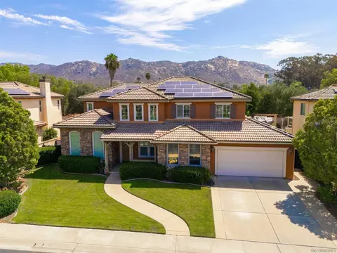Exterior - 563 Crystal Downs Gln, Escondido, CA 92026 photo 1 of 4