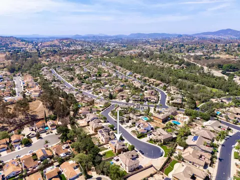 View/Area - 563 Crystal Downs Gln, Escondido, CA 92026 photo 5 of 7