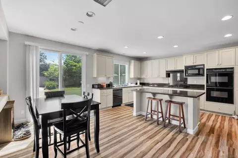 Kitchen - 563 Crystal Downs Gln, Escondido, CA 92026 photo 4 of 4