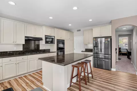 Kitchen - 563 Crystal Downs Gln, Escondido, CA 92026 photo 3 of 4