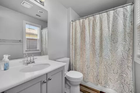 Bath - 563 Crystal Downs Gln, Escondido, CA 92026 photo 1 of 3