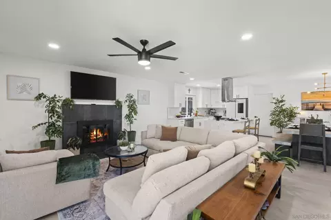 Living - 10252 Santana St, Santee, CA 92071 photo 2 of 4