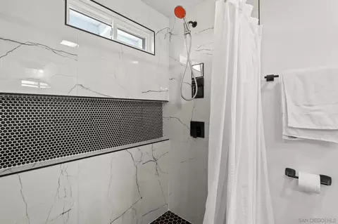 Bath - 10252 Santana St, Santee, CA 92071 photo 1 of 3